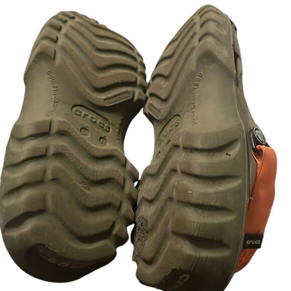 Crocs Green and Orange Clogs Size 9 - Picture 4 of 6